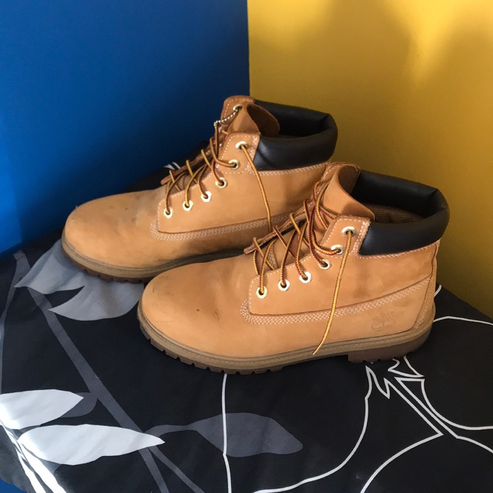 Timberland Boots SZ 6 Youth
